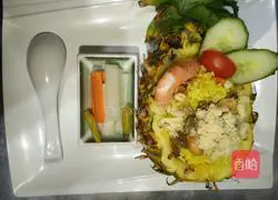 Seafood and Pineapple Fried Rice Recipe Illustration 7