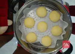 Illustration of how to make homemade low-sugar corn buns (Wootou) with bread machine 8