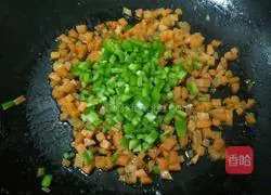 Illustration of how to make barbecued pork fried rice 5