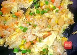Illustration of how to make fried rice with crab meat, sticks and eggs 8