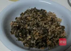 Illustration of how to make steamed buns stuffed with dried vegetables and pork 2