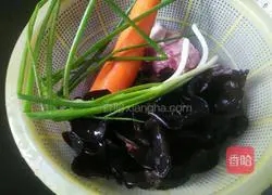 Illustration of how to make carrot stuffed dumplings 1