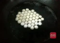 Illustration of how to make glutinous rice balls with fermented rice balls and eggs 8