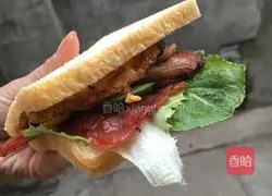 Illustration of how to make bacon and egg sandwiches 4