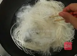 Illustration of how to make special fried noodles 2