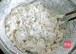 Illustration of how to make shepherd's purse meat buns 3