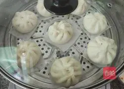 Illustration of how to make carrot stuffed buns 12