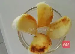 Illustration of how to make golden steamed bun slices 7