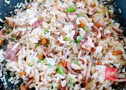 Illustration of how to make squid fried rice 6