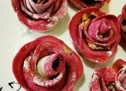 Illustration of how to make rose steamed buns 8