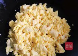 Pineapple Curry Fried Rice Recipe Illustration 5