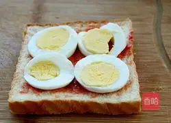 Illustration of making marshmallow sandwich 8