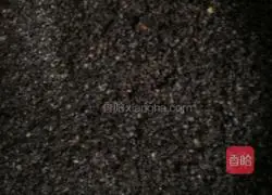 Illustration of how to make homemade black sesame glutinous rice balls 2 