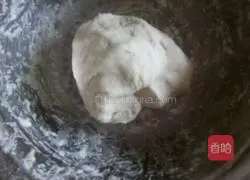 Illustration of how to make celery stuffed dumplings 4