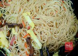 Illustration of three fresh fried noodles 9