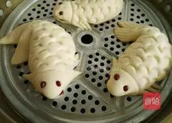 Illustration of how to make carp steamed buns 19