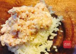 Illustration of how to make steamed water chestnut chicken cake 6