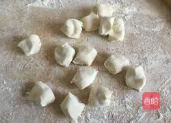 Illustration of how to make lace dumplings (pork and leek stuffing) 5