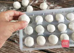 Illustration of homemade glutinous rice balls 12