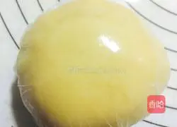 Egg Yolk Crisp + Meat Floss Pancake Recipe Illustration 3