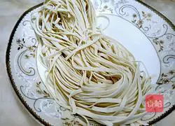 Illustration of how to make Wenzhou noodles 1