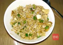 Illustration of how to make salted egg and stir-fried rice 7