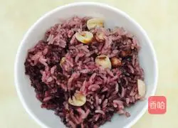 How to make purple rice and squid fried rice Illustration 1