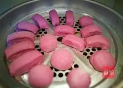 Illustration of how to make two-color multi-grain steamed buns 15