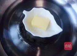 Egg pancake roll.Illustration of how to make it 2