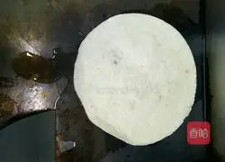 Illustration of how to make Mexican Chili Tuna Cakes 9