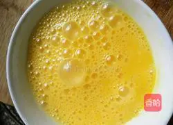 Illustration of how to make fried rice with carrots, eggs and ham 2