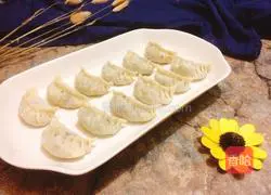 Illustration of making dumplings with fungus and egg stuffing 18