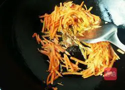 Green Fried Noodles Illustration 12