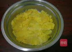 Illustration of how to make sweet potato blossom steamed buns 2