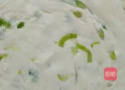 Five-spice green onion cake Illustration of how to do it 10