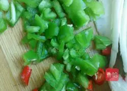 Illustration of cooking noodles with mushrooms and cabbage 4