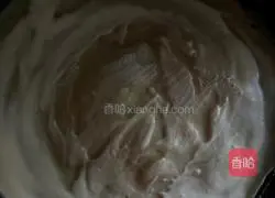 Illustration of how to make banana milkshake cake 6