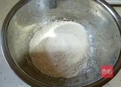 Illustration of how to make green onion egg pancakes 3