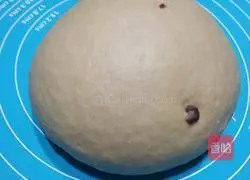 Illustration of how to make brown sugar steamed buns 6