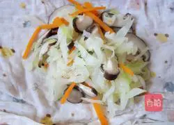 Illustration of how to make wontons with vegetarian filling 5