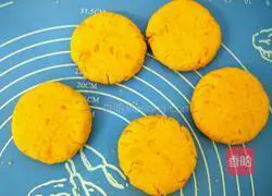 Illustration of how to make sweet potato pancakes with sesame filling 7