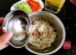 Chicken Sauce Cold Noodles Recipe Illustration 6