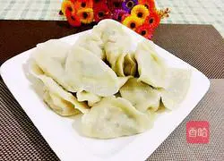 Illustration of how to make leek, egg and shrimp dumpling stuffing 10