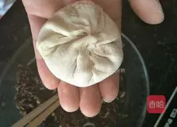 Illustration of how to make prunes and floss sesame cakes 11