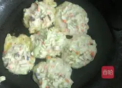 Illustration of how to make loofah egg cake 5