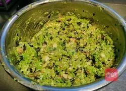 Illustration of how to make cowpea and pork dumplings 6