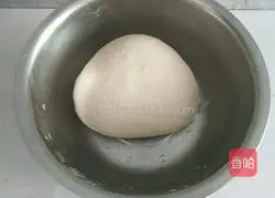 Illustration of how to make dumplings stuffed with pork and beans 1