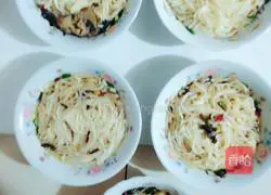 Illustration of how to make noodles 5