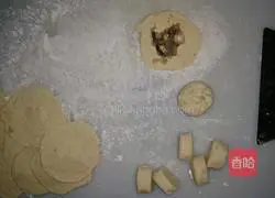 Illustration of how to make fish paste and flower dumplings buns 5