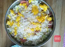 Illustration of how to make lard fried rice 10